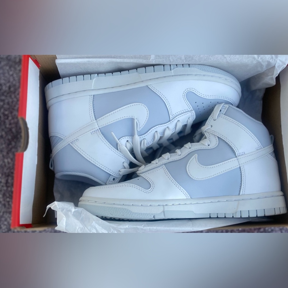 Women’s Size 7.5 Nike Dunk HI Retro Color Summit White/Pure Platinum
